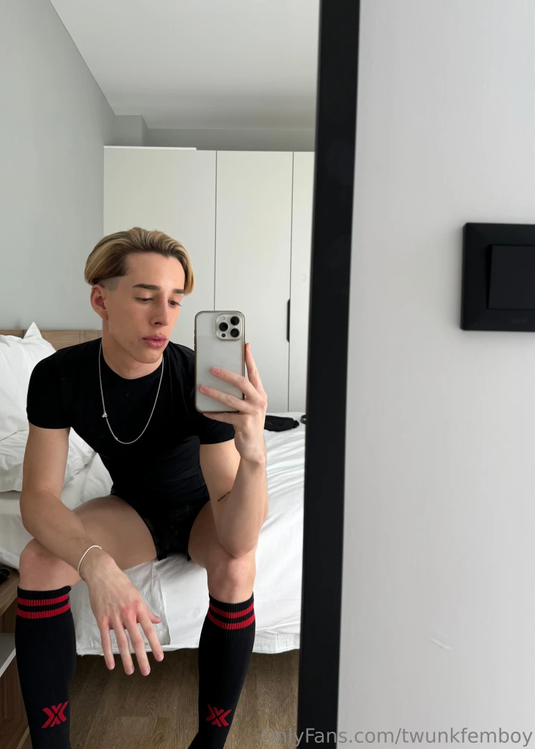 What do you say we have a little chat go to my dm 