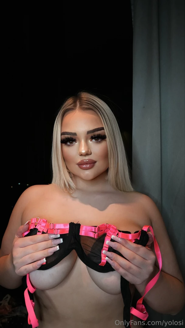 Deine h nde k nnten mein neuer bh sein was h ltst du davon 