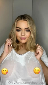 Oops i dropped the water swipe to see the mess part 3