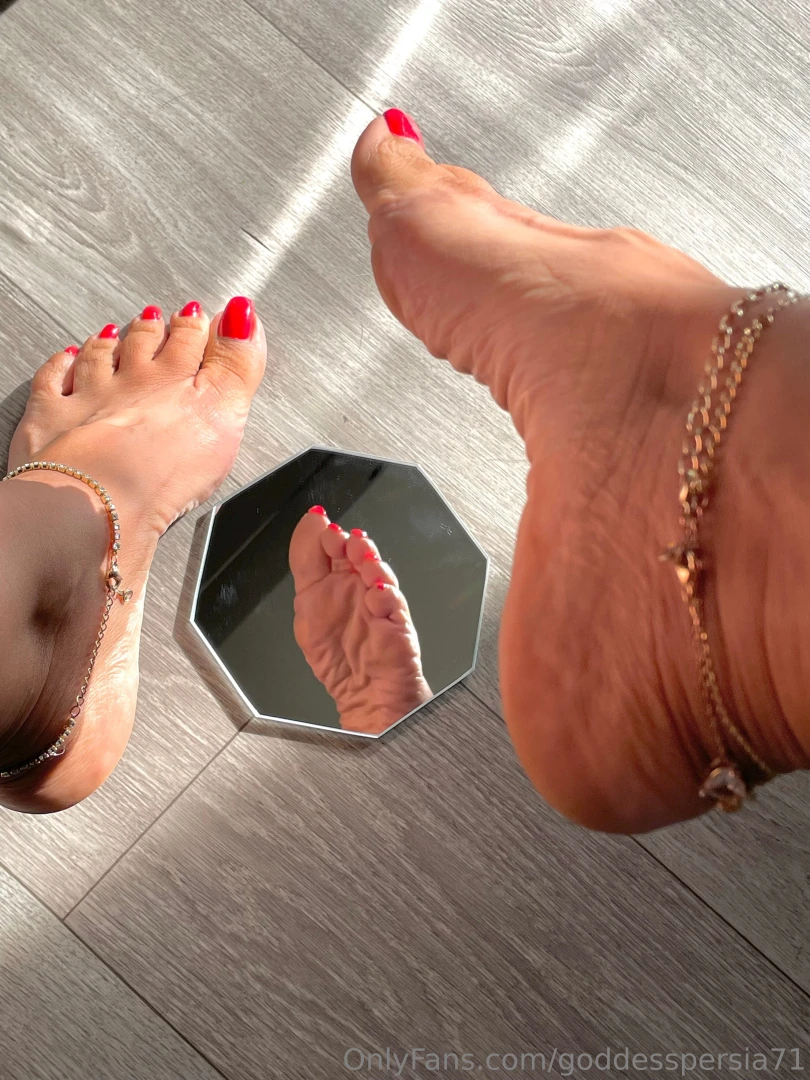 Do you like mirror shots onlyfans com sexyfeet47 