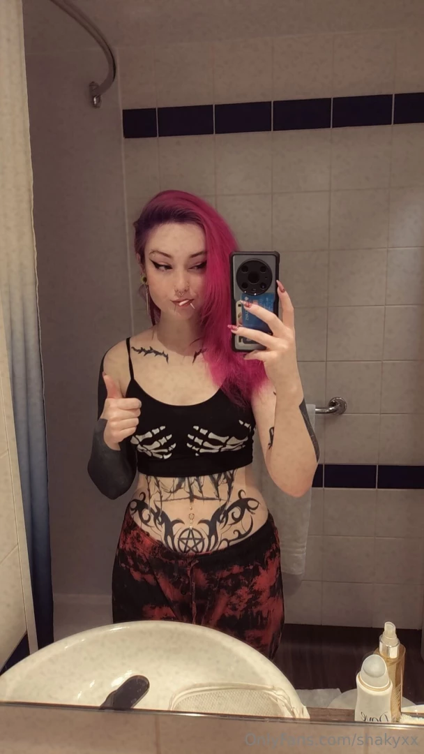 Some mirror selfies i took while in bristol last week they re kinda 