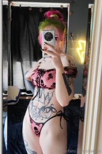 Of course i gotta throw in some mirror selfies otherwise the set part 1