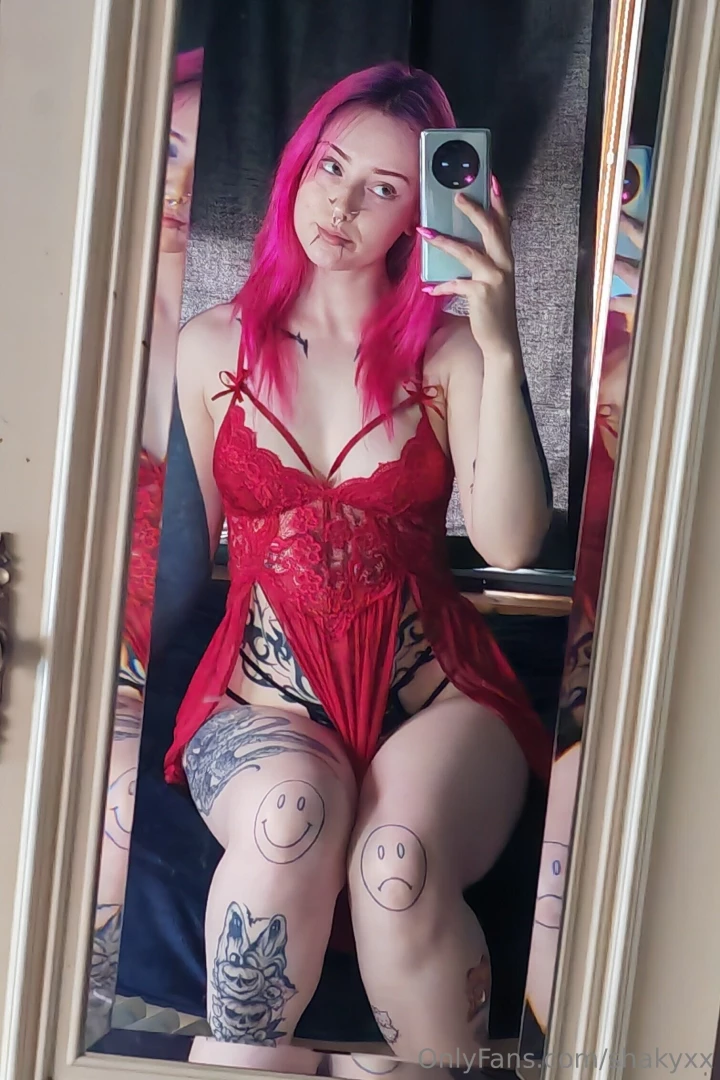 I want a new piercing so bad 