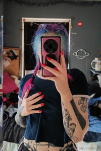 Sum lazy day pics 3 got around to redoing my nails again decided to do part 1