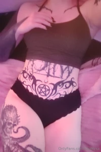 Way too hot to take any good pics today just been hanging out wearing part 1