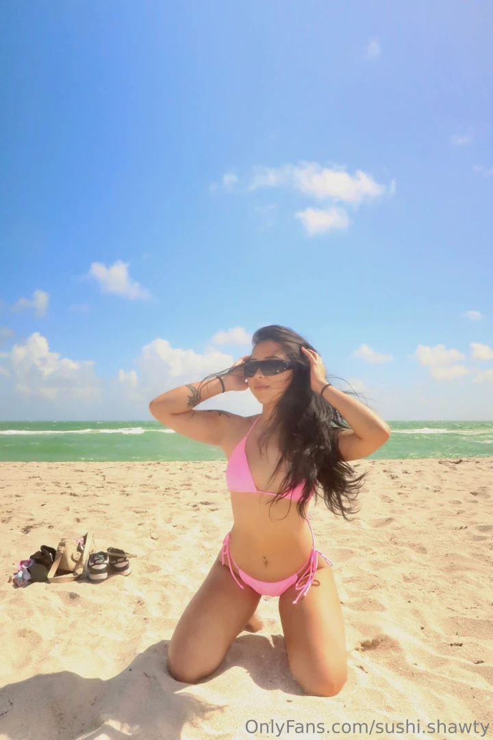 Do i look sexy in this bikini lmk your thoughts in dm part 1 