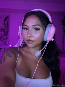 Headset on attitude up come lose to me baby