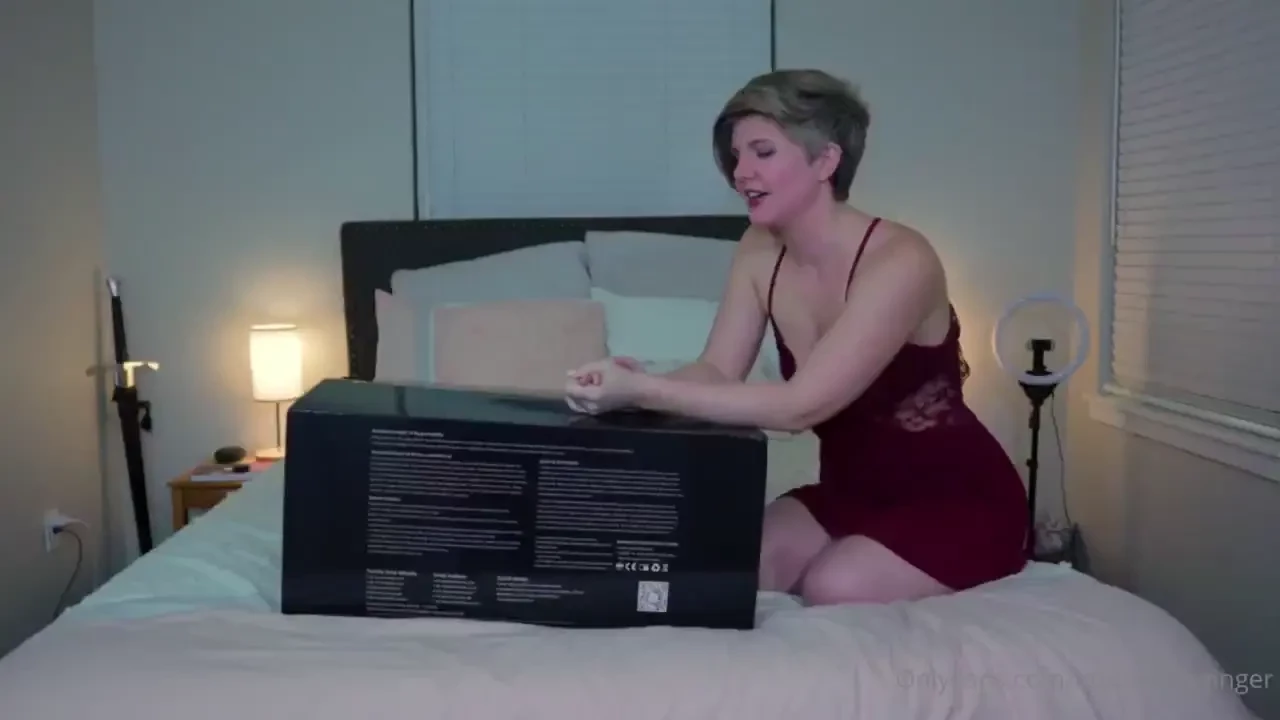 And here it is the unboxing video of the torso sex doll i just 