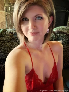Kidless all dolled up and ready to go live on chaturbate