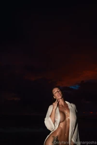 What was the first thing you saw in this picture darling me