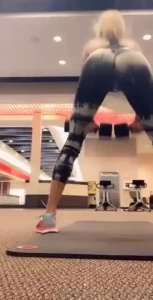 I wanna see you workout for me check your dms to watch me do this