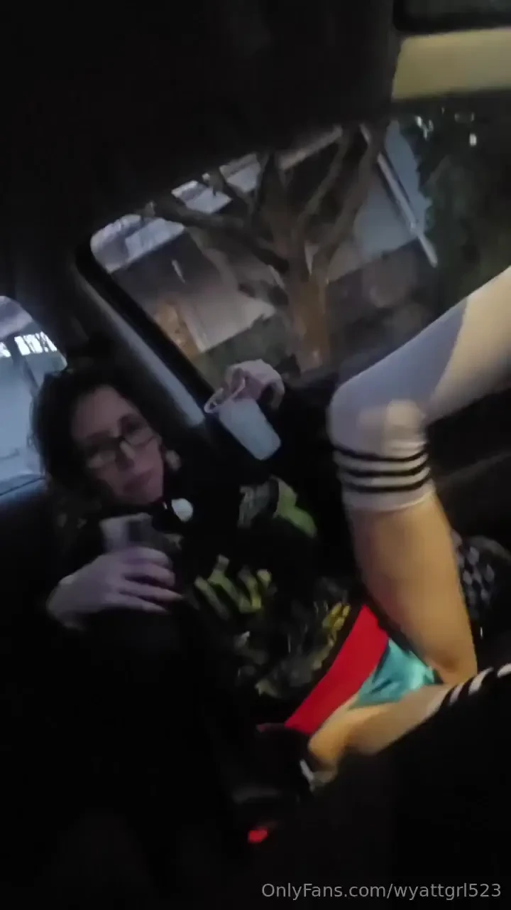 Sneaky freaky friday dump it s always no shirt no shoes no service 