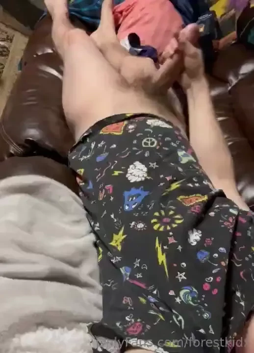 Come take this nut from me 