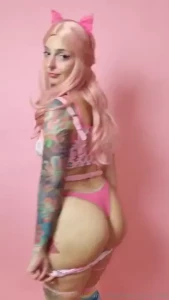 My ass is so big those pants barley fit haha