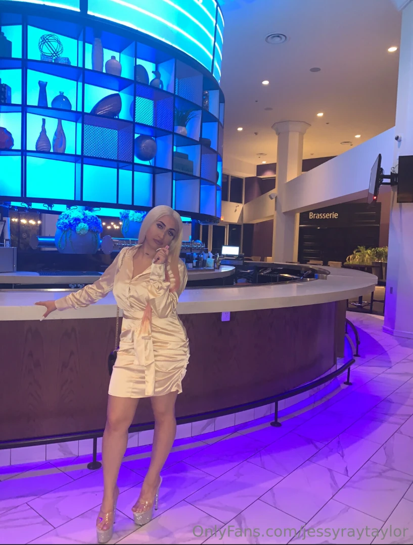 Meet me at the hotel bar 