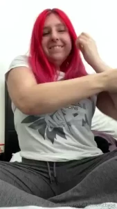 Been busy this morning running errands and folding laundry but bras