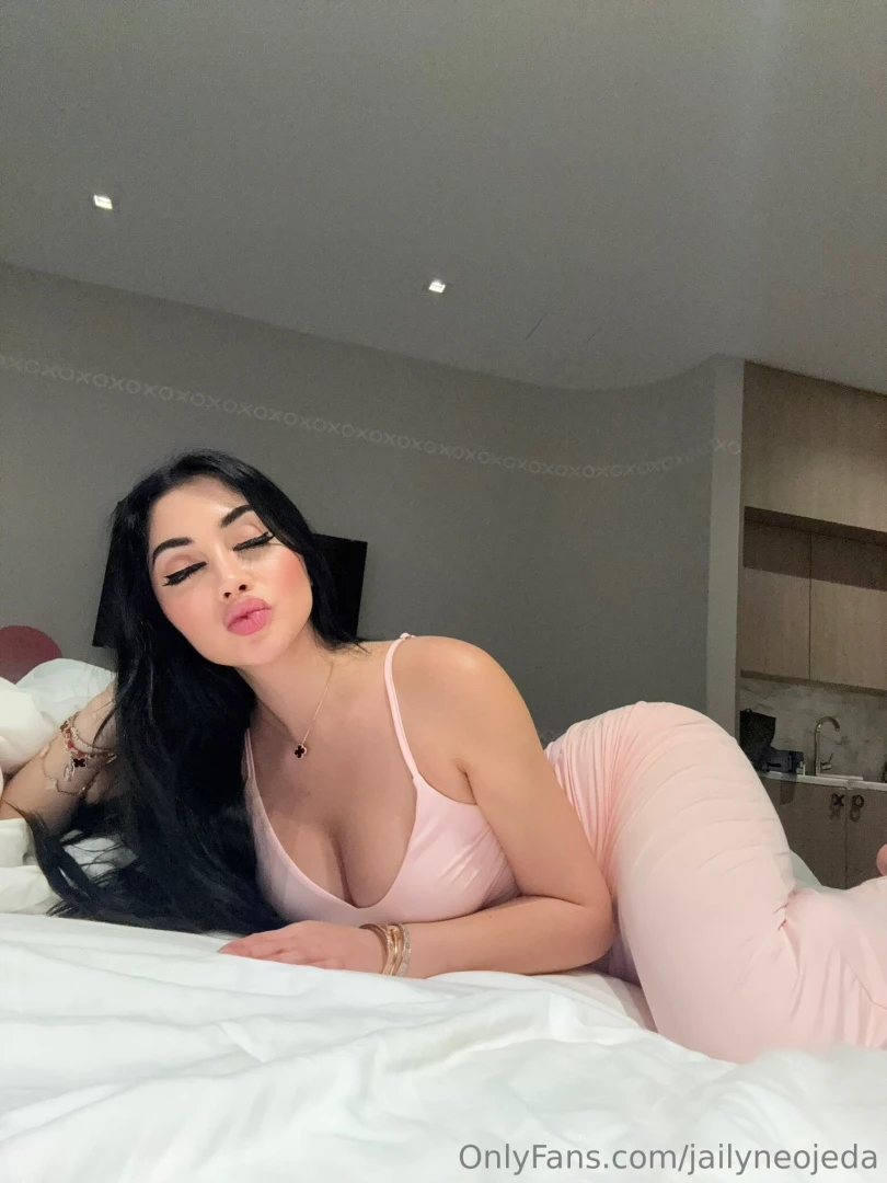 I m in a really good mood msg me 