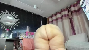 Clap clap clap ahahaha do you want to stick your face between my