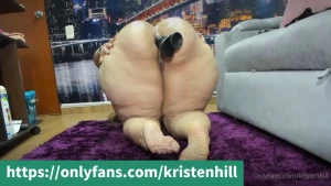 I need help to expel this dildo of my ass i want you to fuck me so