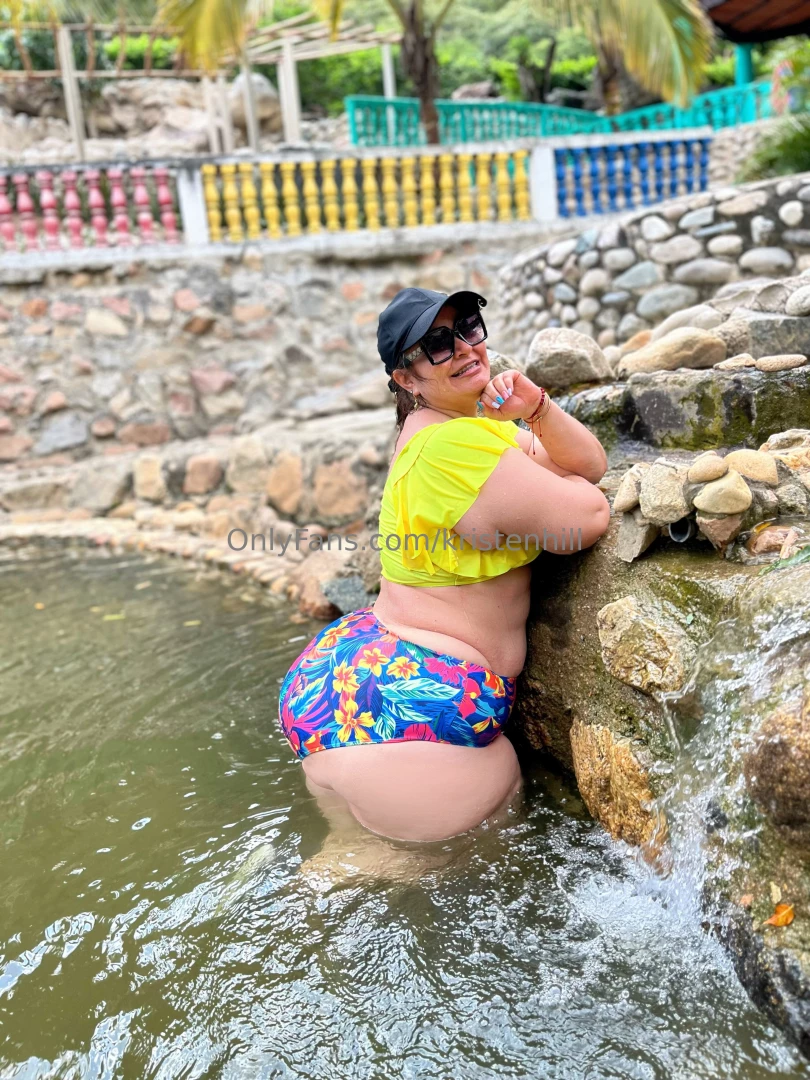 I feel free and like a beautiful mermaid do you like my swimsuit 