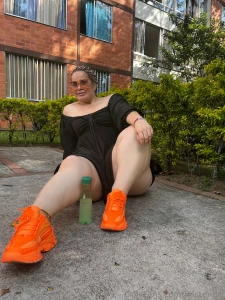 Being happy and enjoying life should i show more ass outside part 1