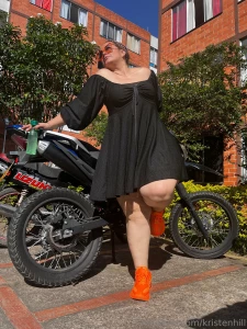 Let s have a trip i will drive tip 10 for a custom pic for you as you