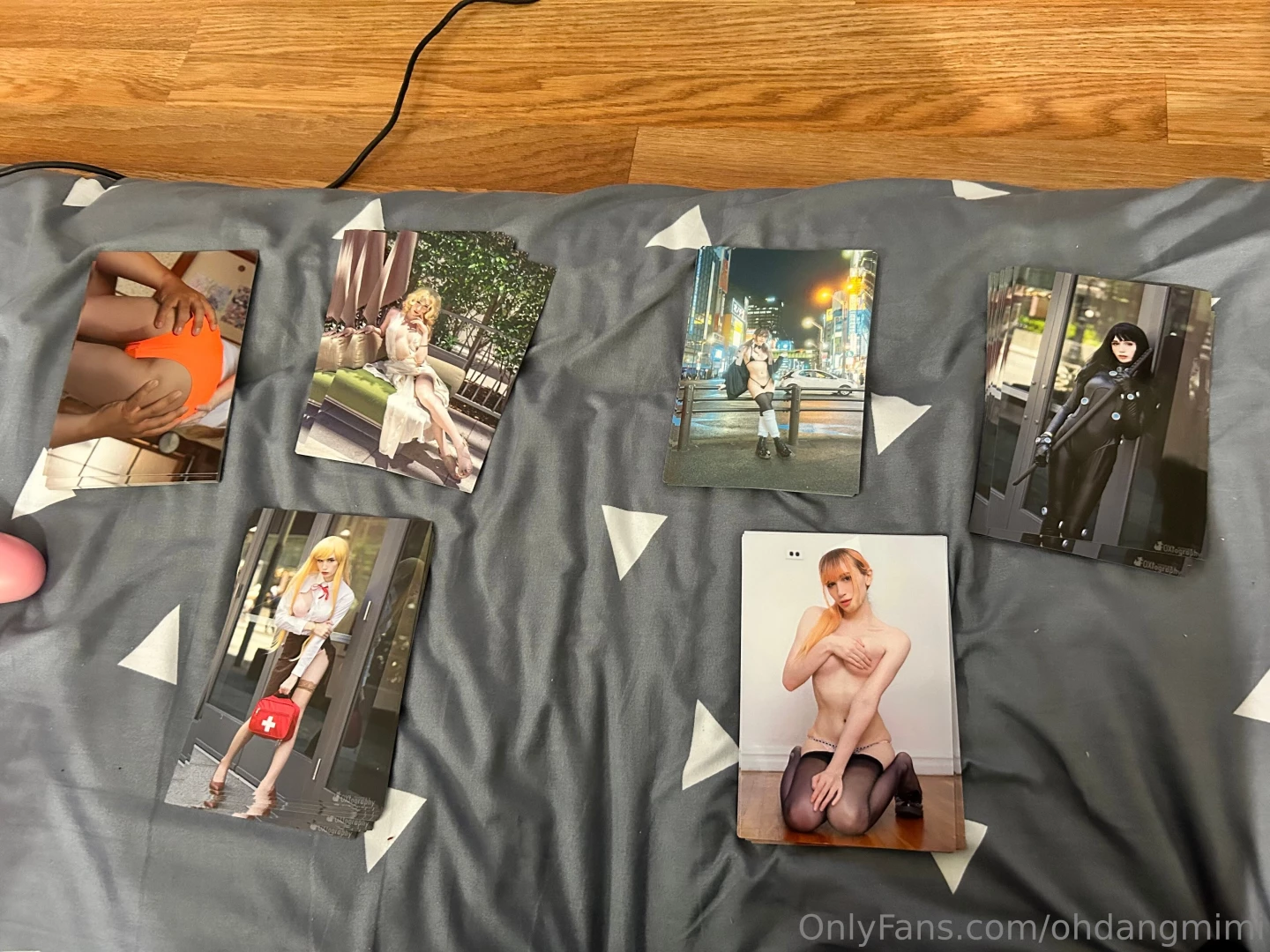 Hey babes i still have some prints available from kimochiicon if you d 