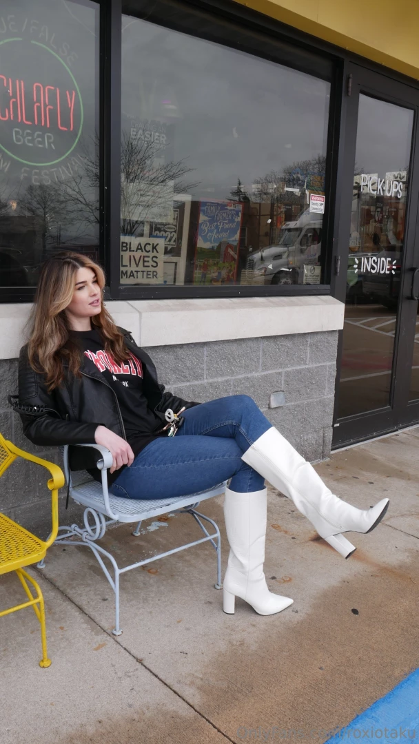 Cooler weather means badass boots and leather jackets 