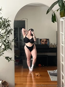 It s new year s eve who s fucking me all night