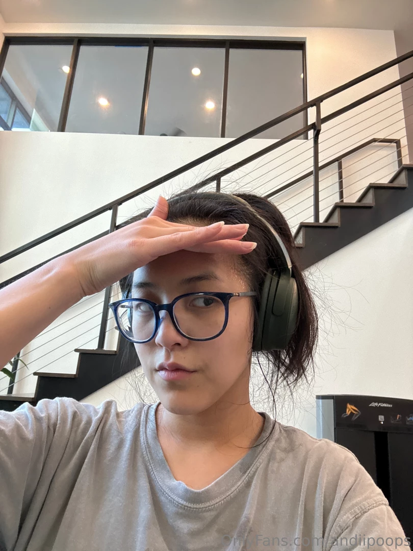 Sweaty gym girl so i can start early i will be working on new media 