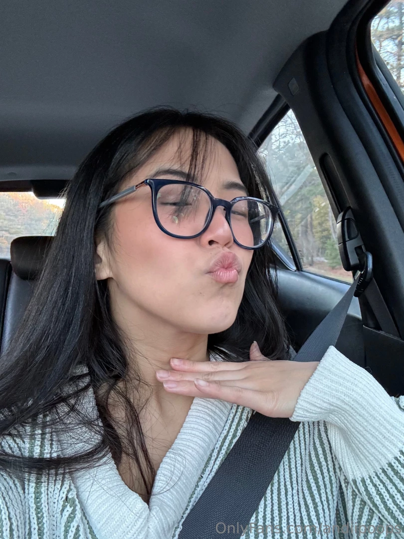 Fallll leaves so pretty right now i need a pedicure desperately first 