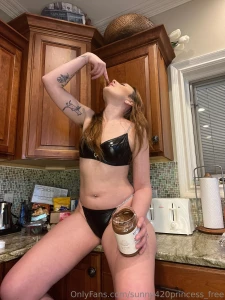 Is it just me or could you also eat a whole tub of nutella part 2