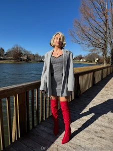 Amid the hustle and bustle of the holiday season don t forget to take part 4