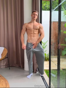 Average hockey jock my main account for more grom_burja_vip