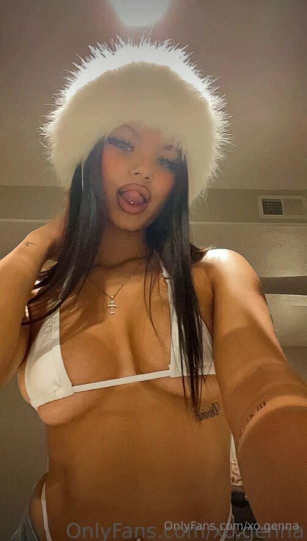 Feeling cute daddy message me if u wanna see cute pictures 