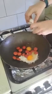Dove-masterchef makin michelin-starred sausages in 5 seconds