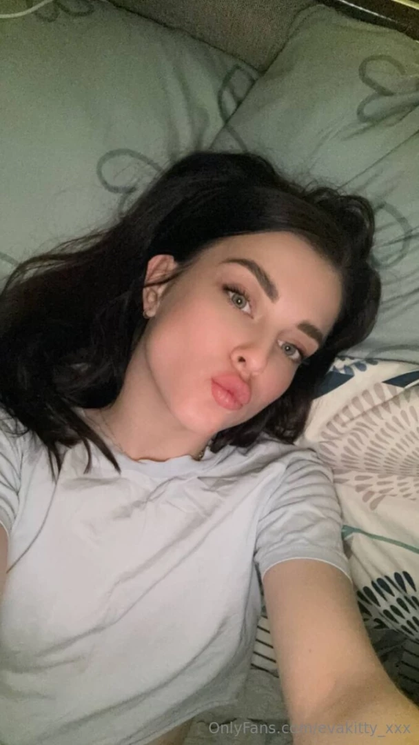 X69kayla69x this juicy baby really wants to take off everything and part 2 