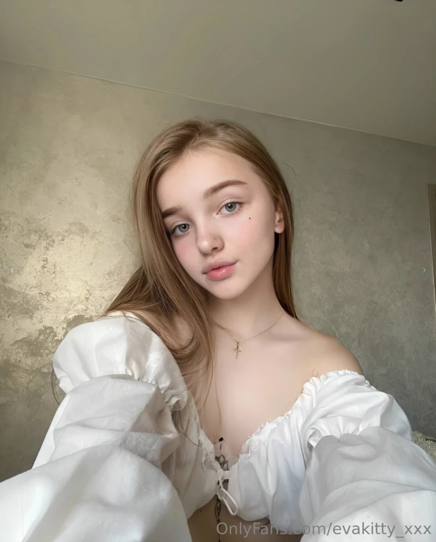 This hot thing babybabyface is waiting for you her pussy is very wet part 4 