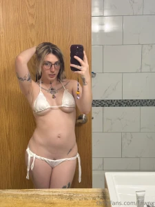 Serving looks from the bathroom