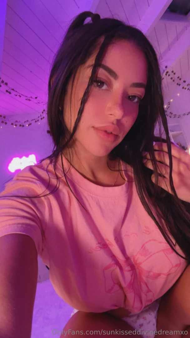 Feeling cute and a little naughty ready for fun 