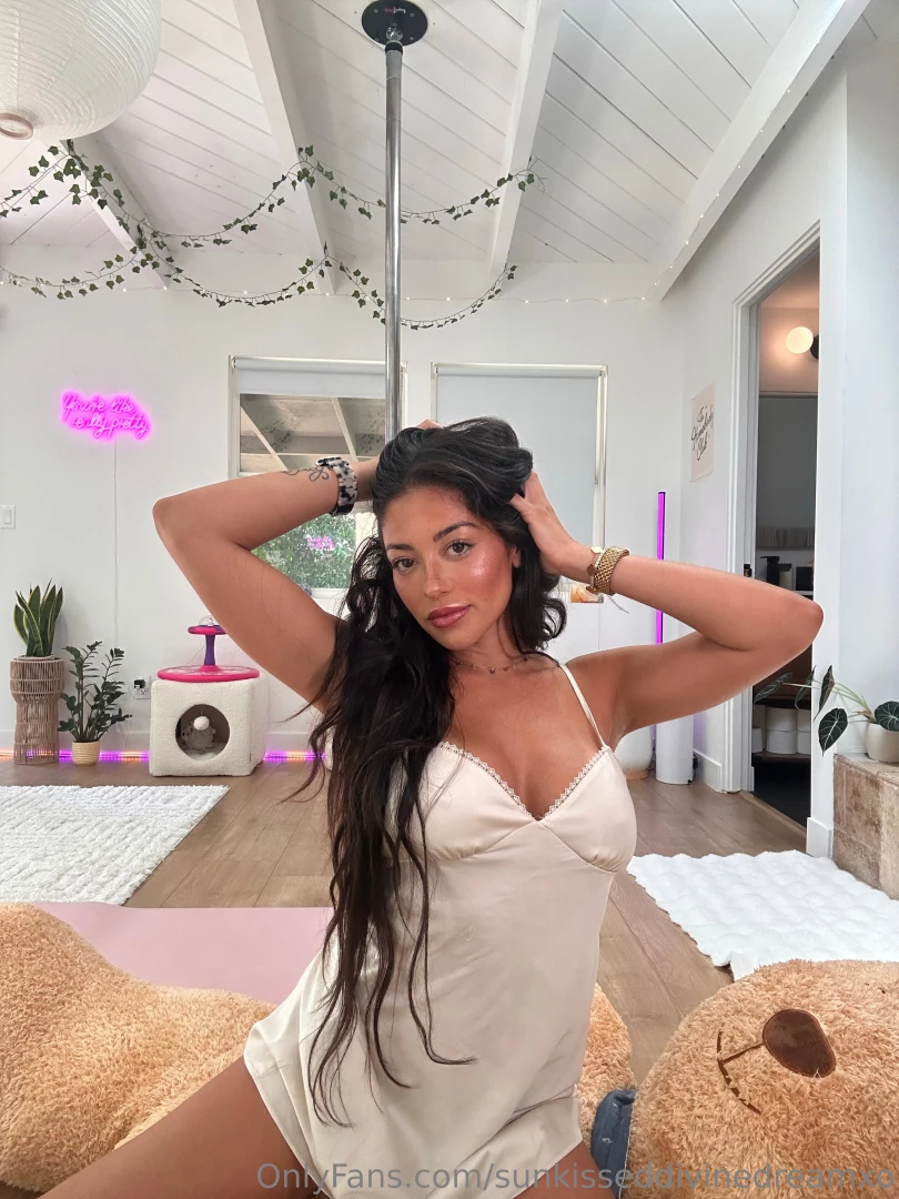 Heyyy love welcome to my sexy corner of the internet i m your new part 1 