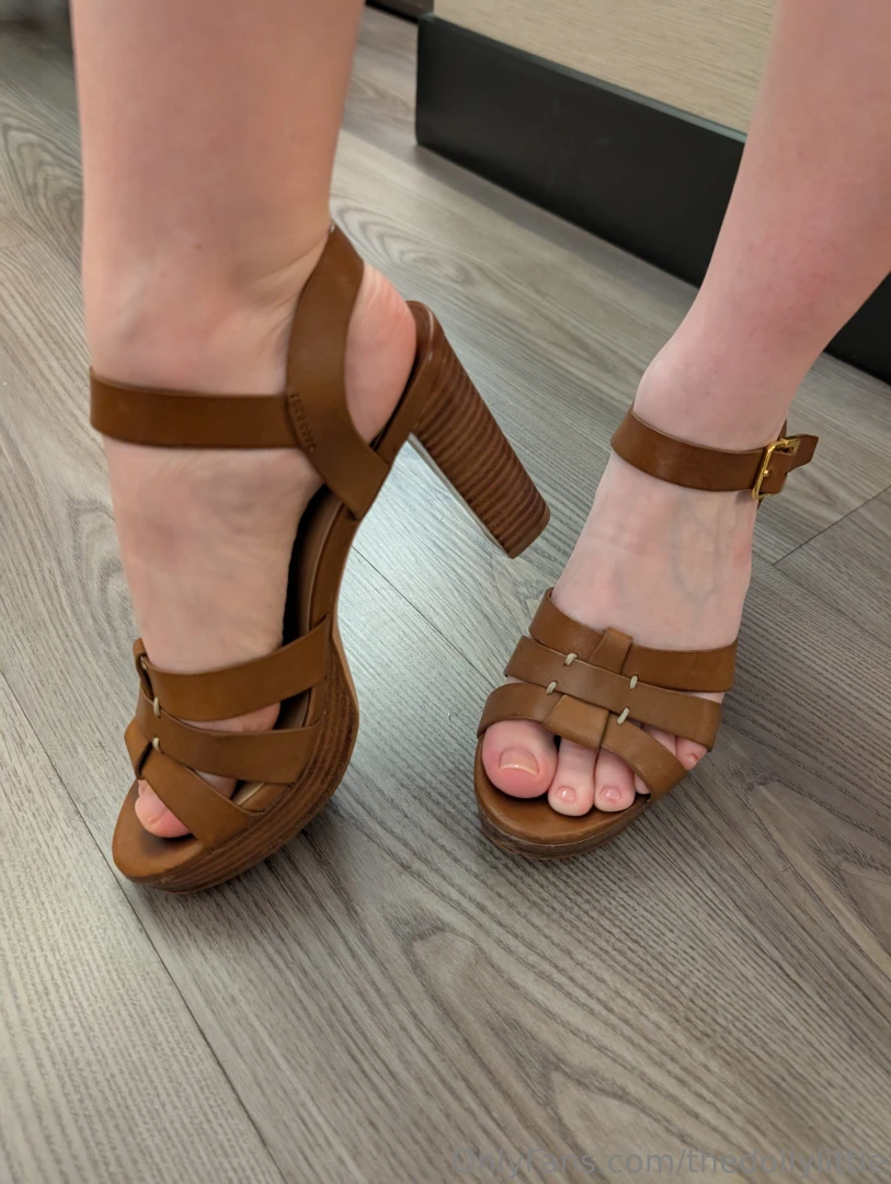 Wouldn t you just love to have these shoes dm me if you want them 