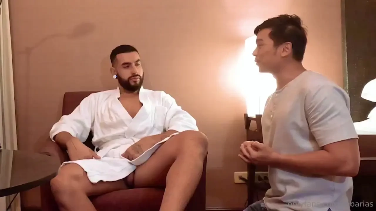 Waxing and flip session with sexy malaysian muscle big cock 