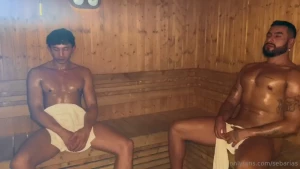 Went to relax in the sauna after a workout and surprise spicy_somtam