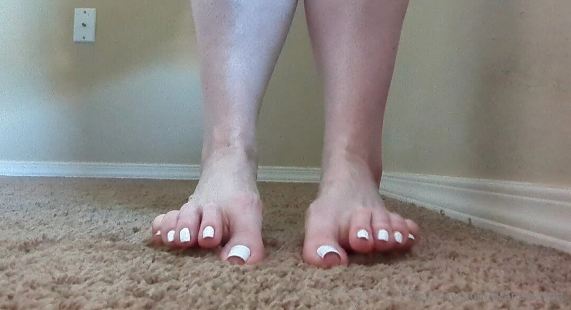 Preview pic for the white toe wiggle video 
