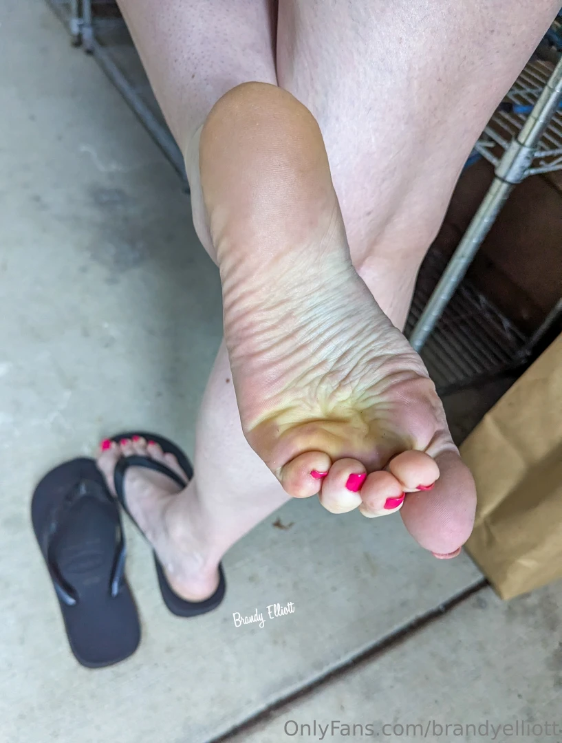 Pink toes and wrinkled soles 