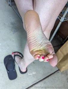Pink toes and wrinkled soles