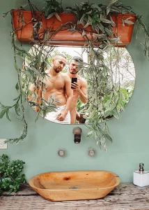 Do you want to see more of yoaolive