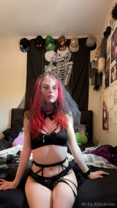 You can all thank u299755359 sliverghoul for the new outfit from my