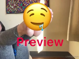 I need a juicy cock to rub my wrinkled soles on feet in the air for a